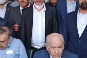 Dernek Başkan Yardımcımız Aslan'ın Bahçeli ile hatıra fotoğrafı